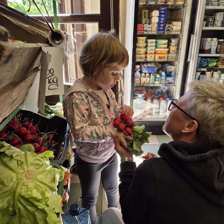 Ćwiczenia z laską białą - nauka bezpiecznego poruszania się dla dzieci niewidomych